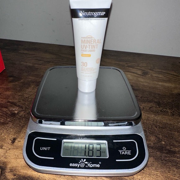 ⭐️5 for $10 Neutrogena mineral UV-Tint light - Picture 3 of 5